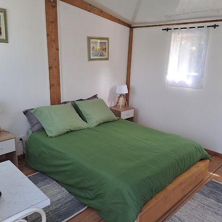 Rognes Chambre Basilic 2P, 2 Nuits Max, Dans Petit Chalet 6Km Du Festival De Piano De La Roque D'Antheron المظهر الخارجي الصورة